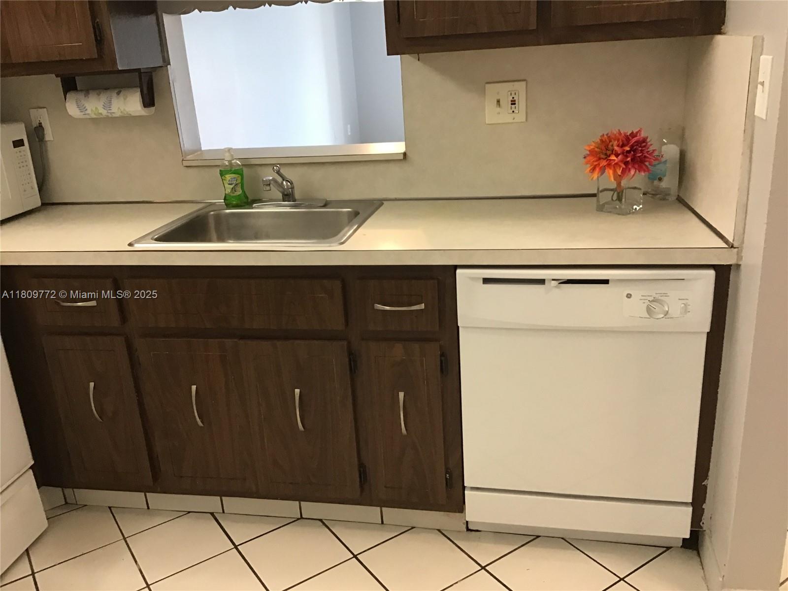 CAPRI GARDENS CONDO - Residential Lease