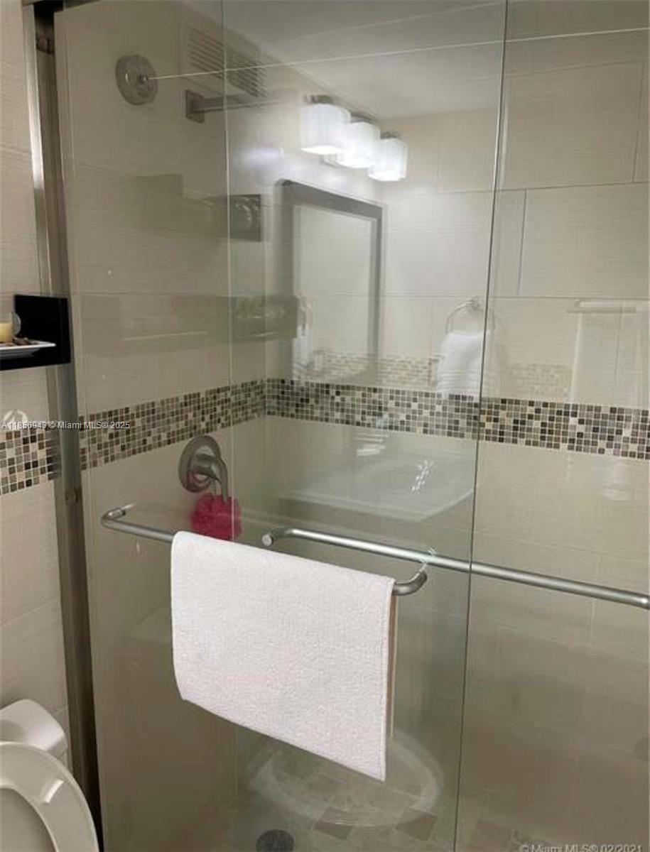 WAVE CONDO - Residential Lease