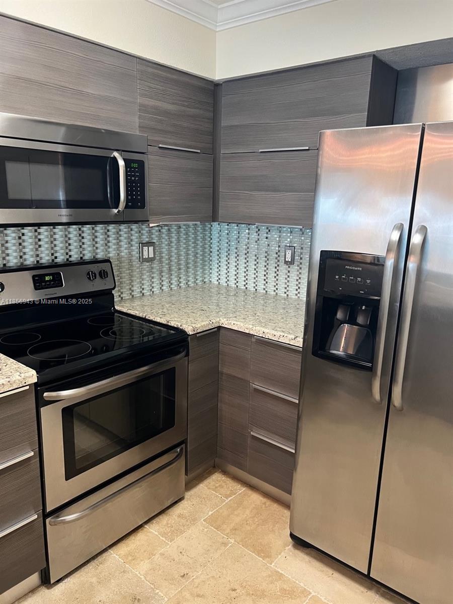 WAVE CONDO - Residential Lease