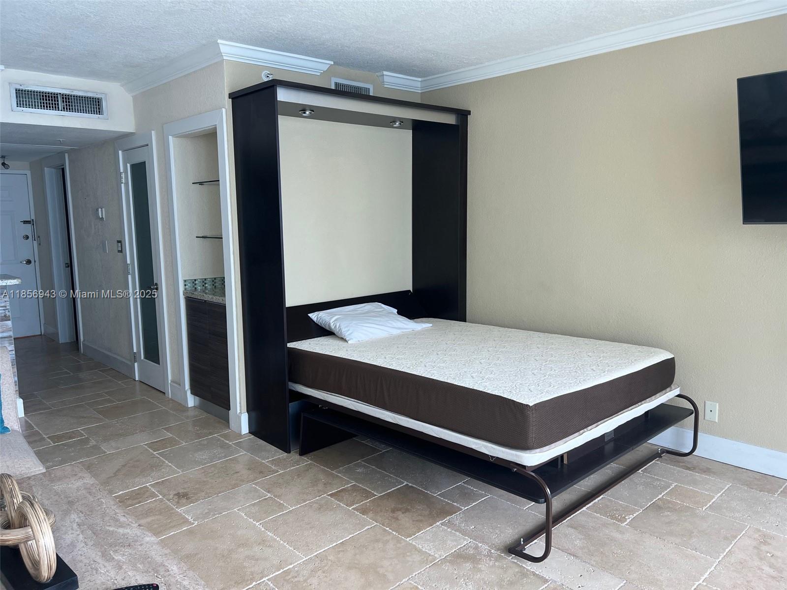 WAVE CONDO - Residential Lease