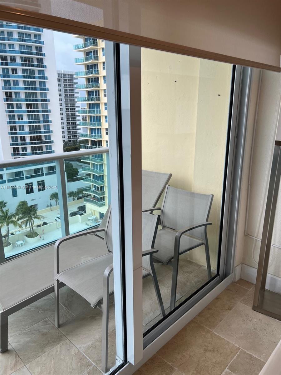 WAVE CONDO - Residential Lease