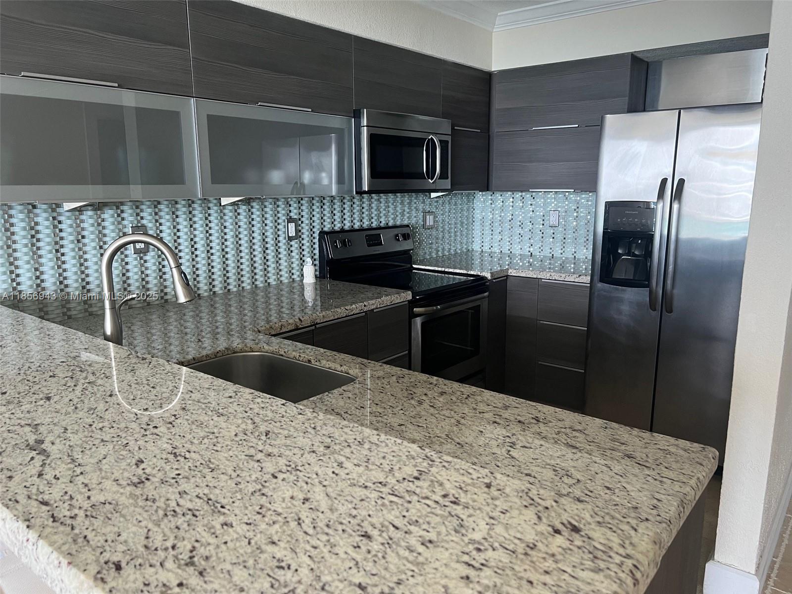 WAVE CONDO - Residential Lease