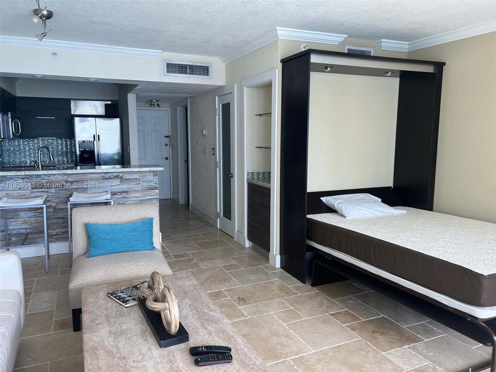 WAVE CONDO - Residential Lease