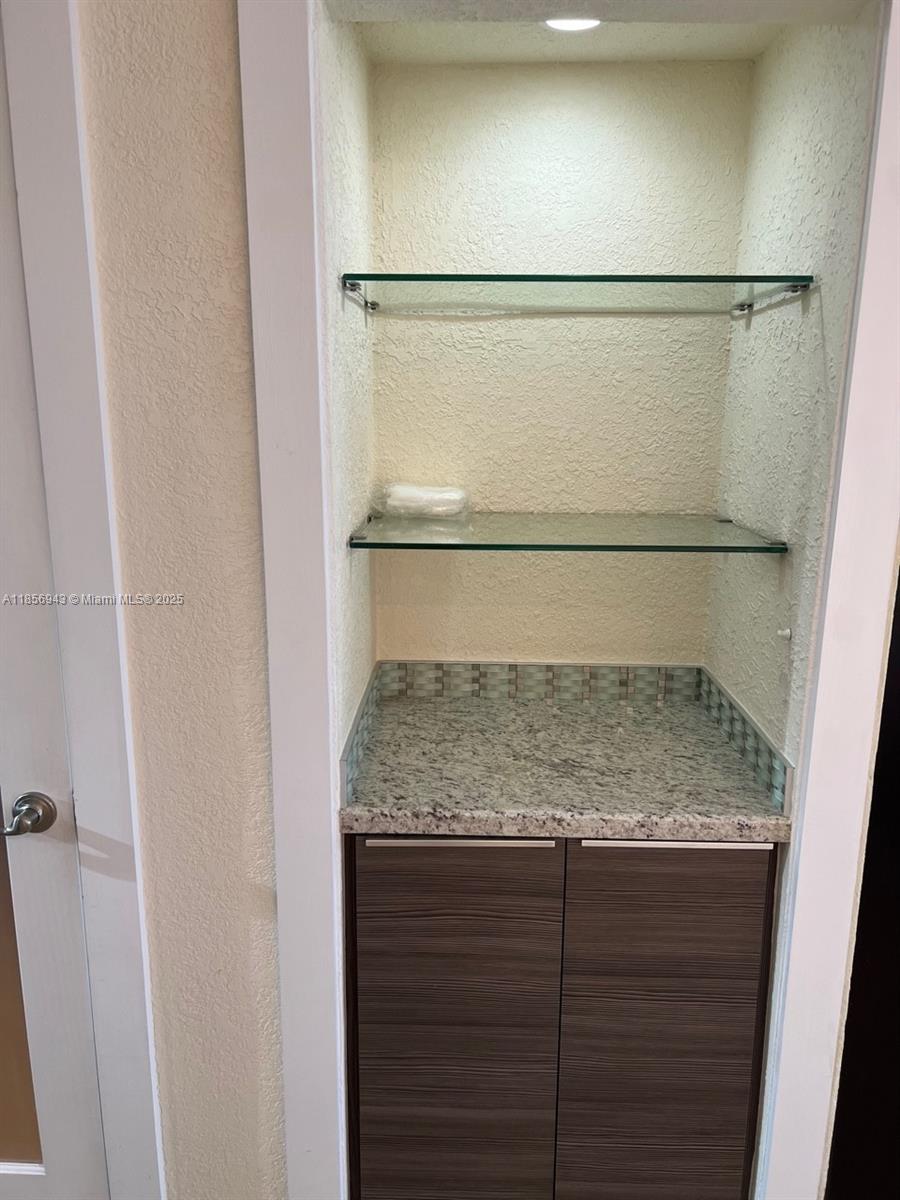 WAVE CONDO - Residential Lease