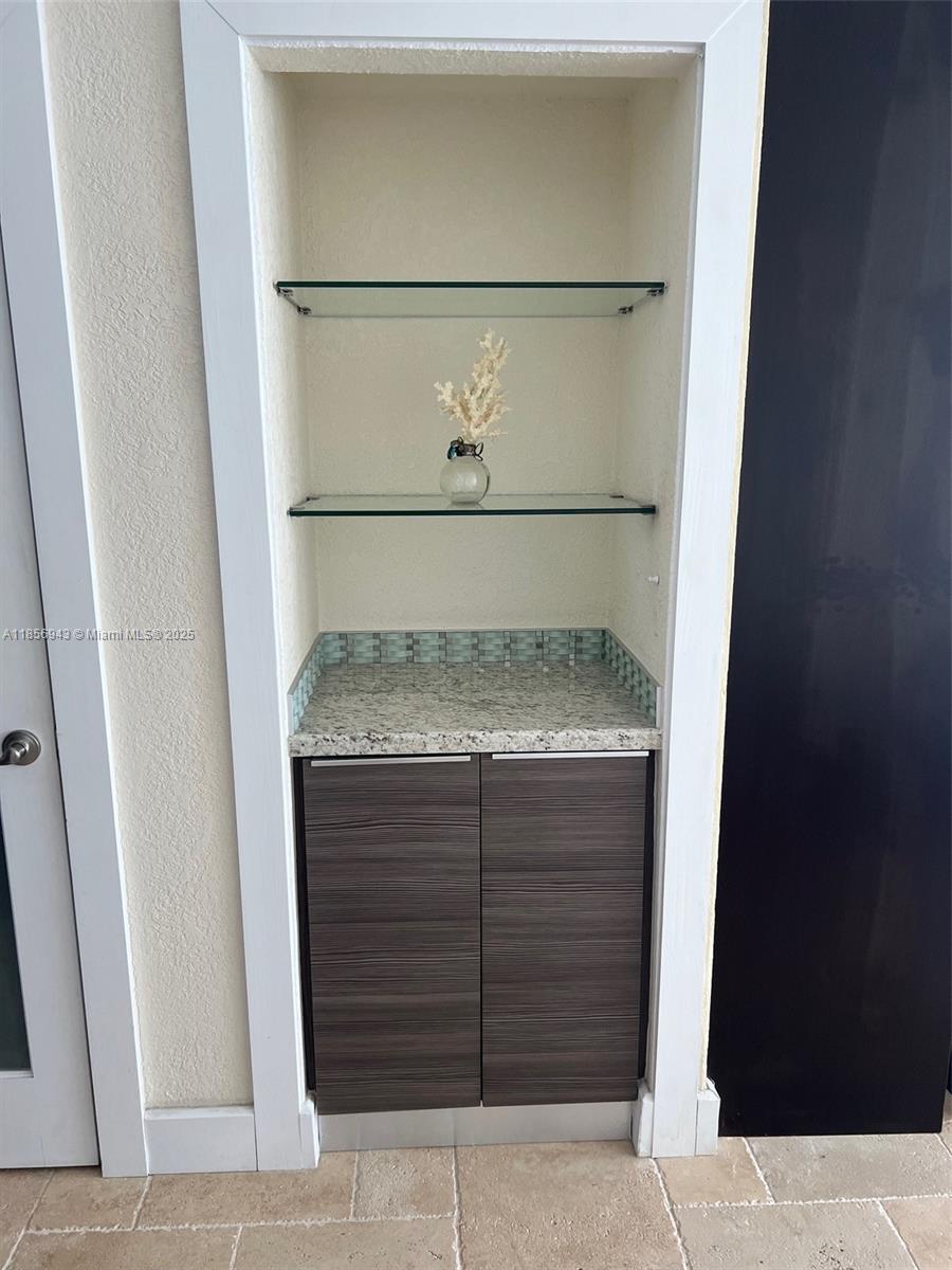 WAVE CONDO - Residential Lease