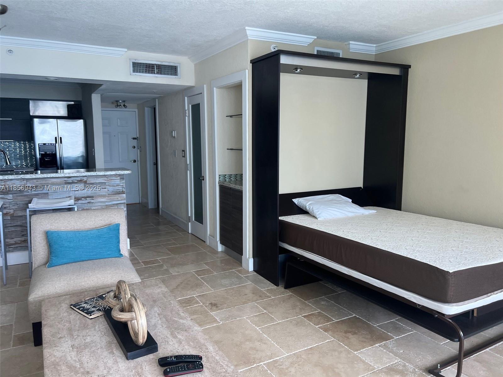 WAVE CONDO - Residential Lease