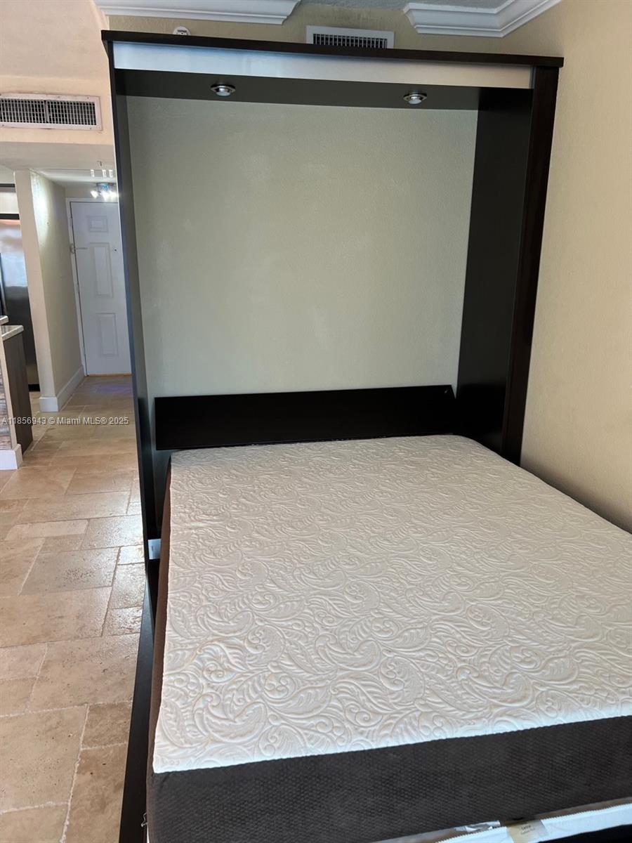 WAVE CONDO - Residential Lease