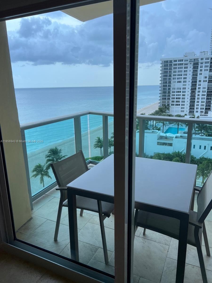 WAVE CONDO - Residential Lease