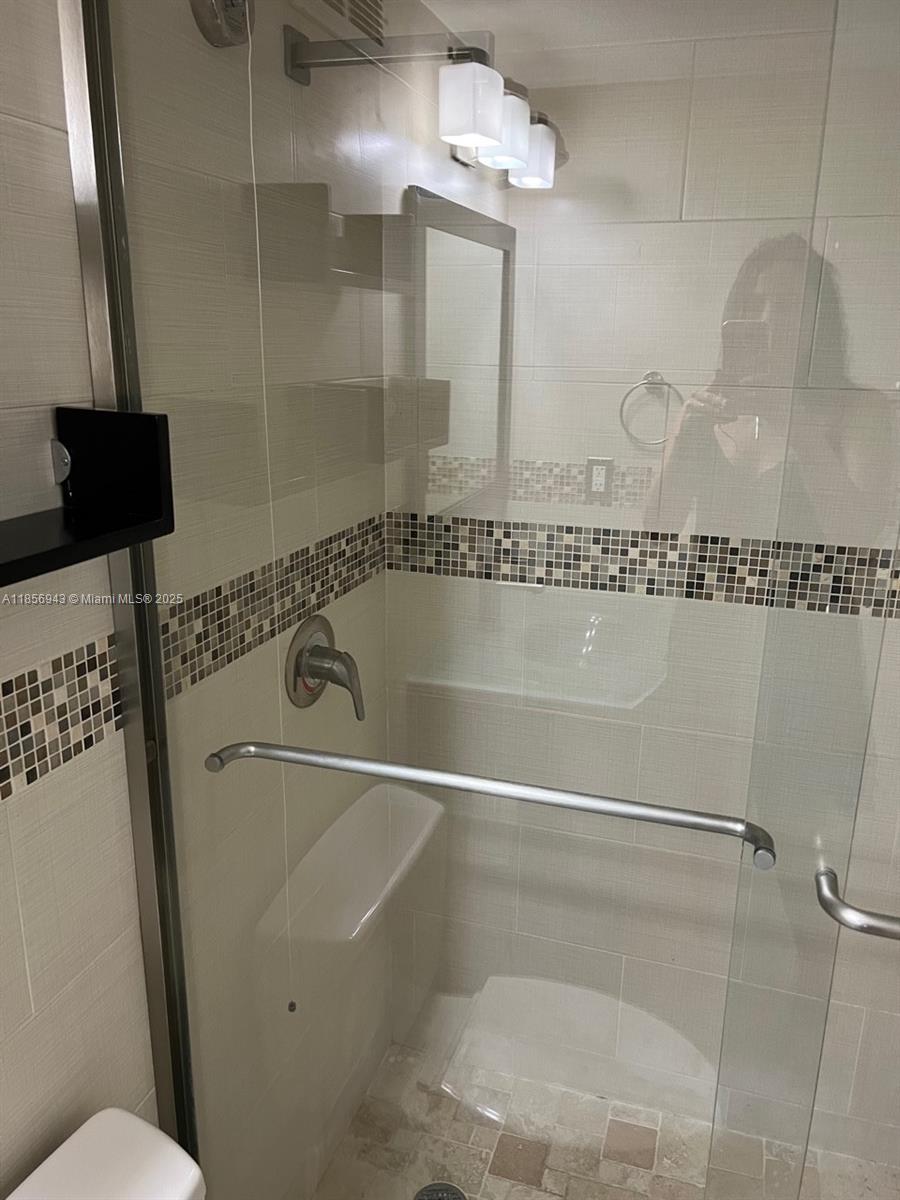 WAVE CONDO - Residential Lease