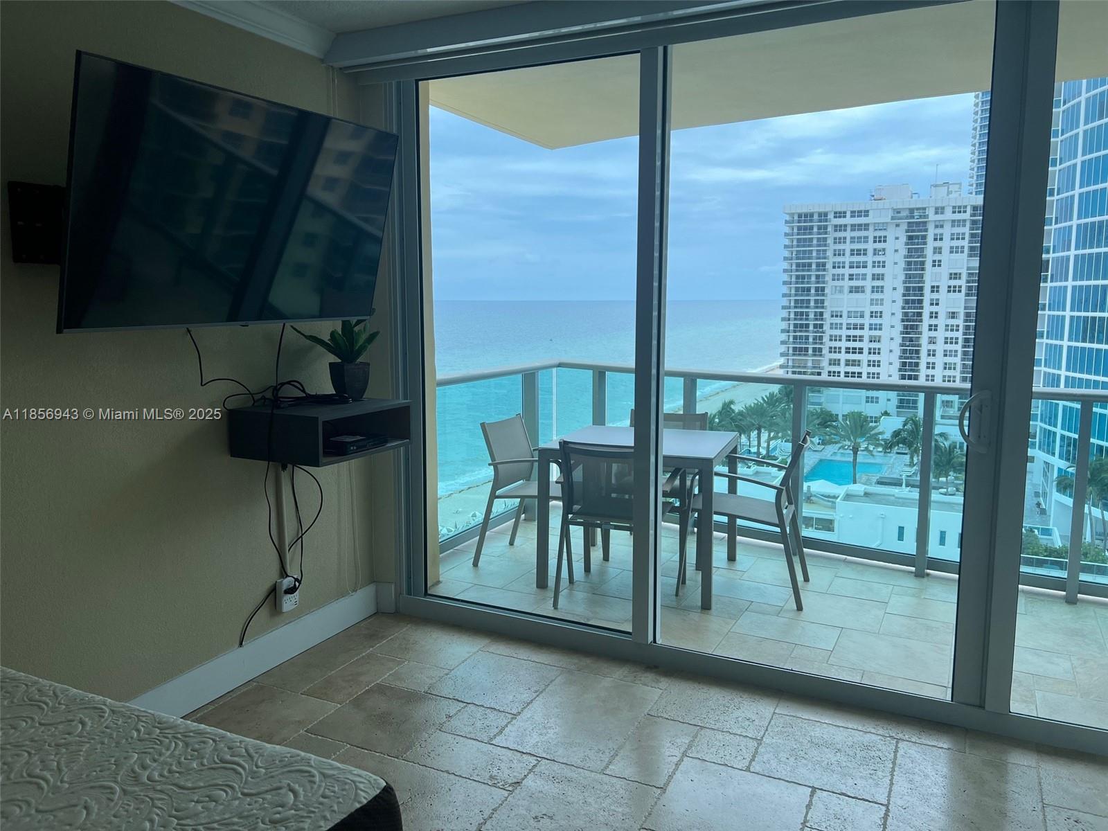 WAVE CONDO - Residential Lease