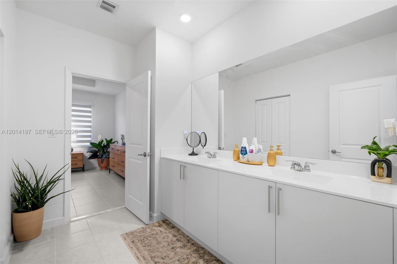 Hawthorne Galiano Pointe - Residential