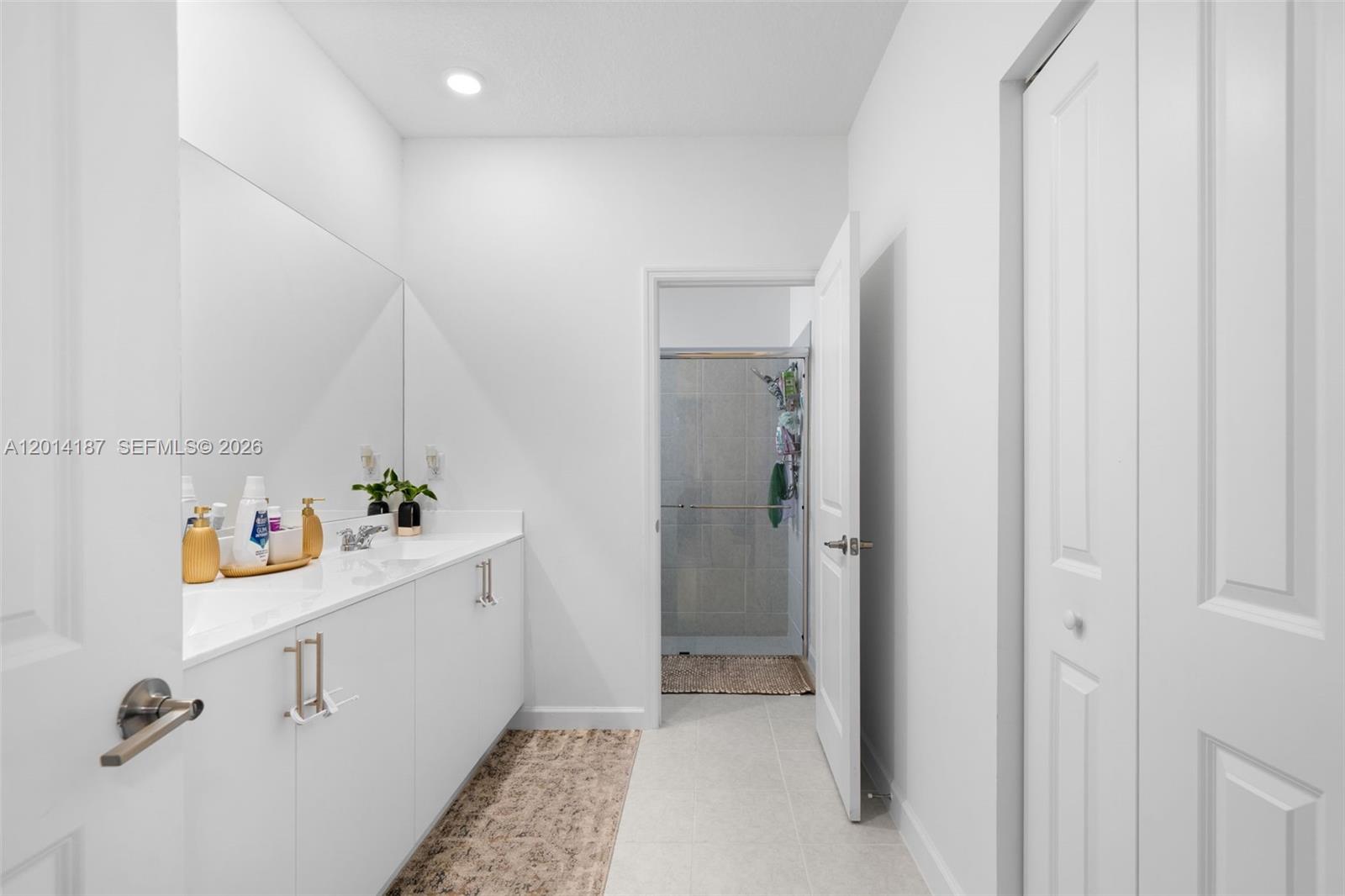 Hawthorne Galiano Pointe - Residential