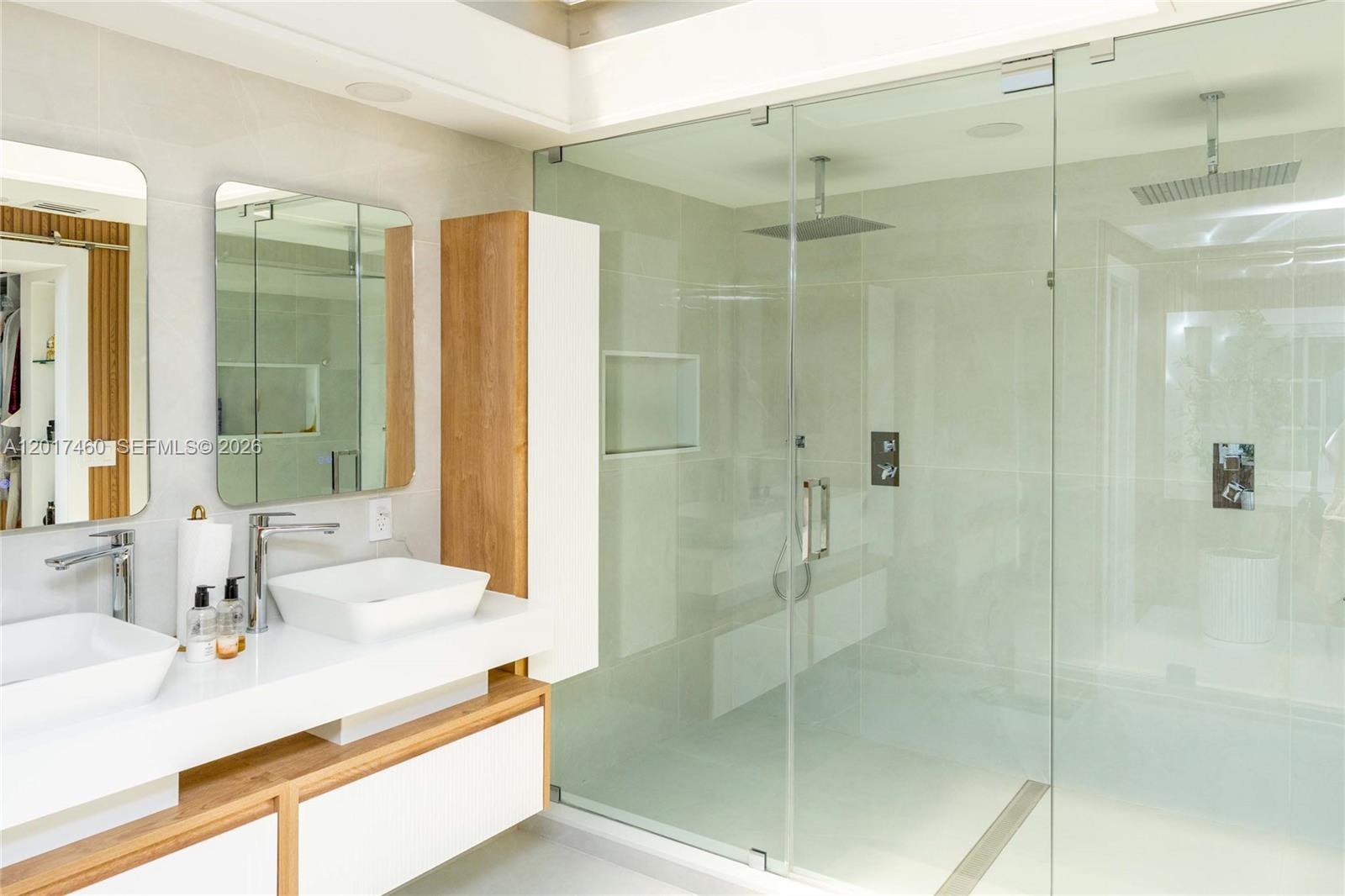 MIAMI LAKES - LOCH LOMOND - Residential