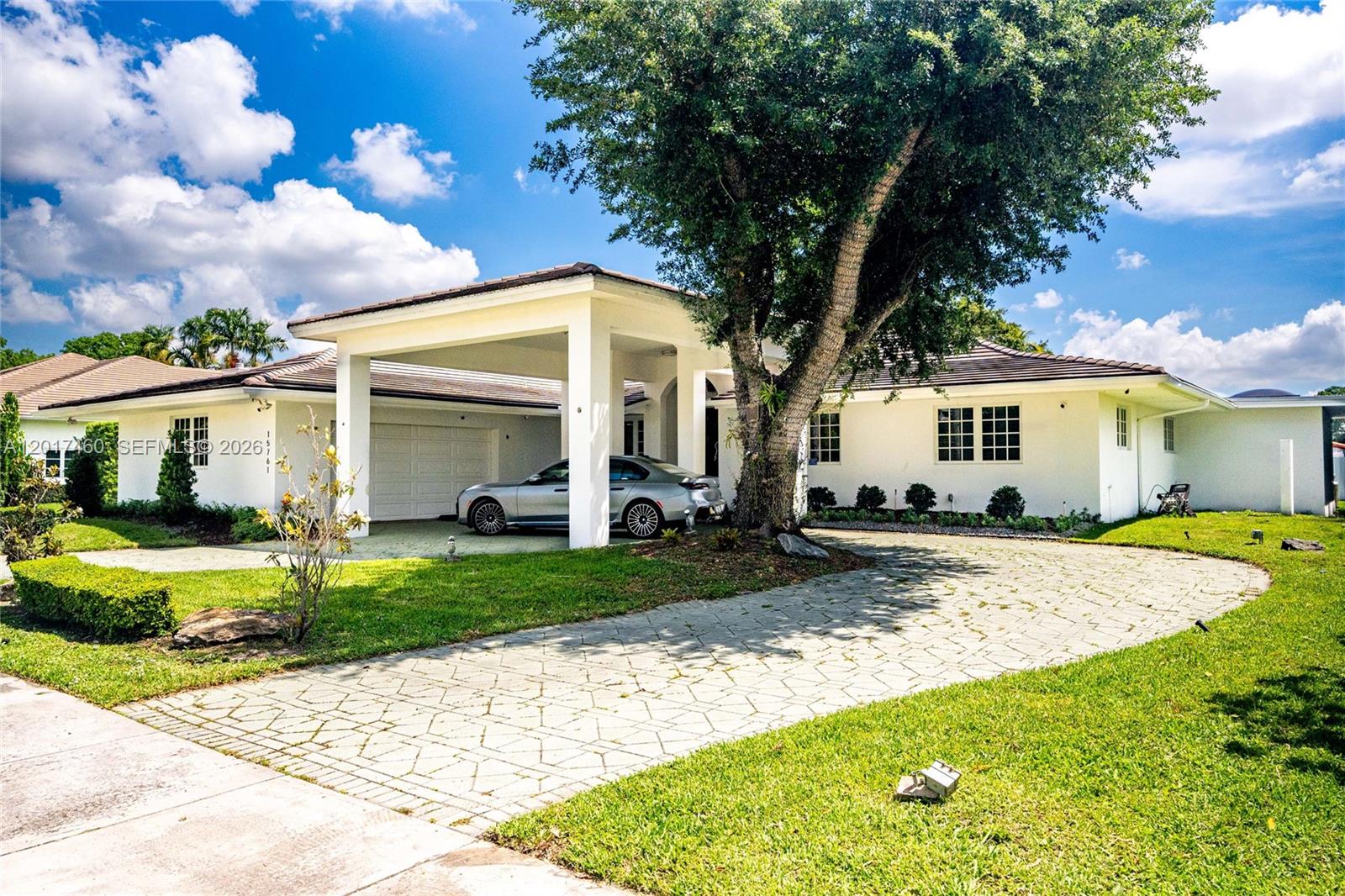 MIAMI LAKES - LOCH LOMOND - Residential