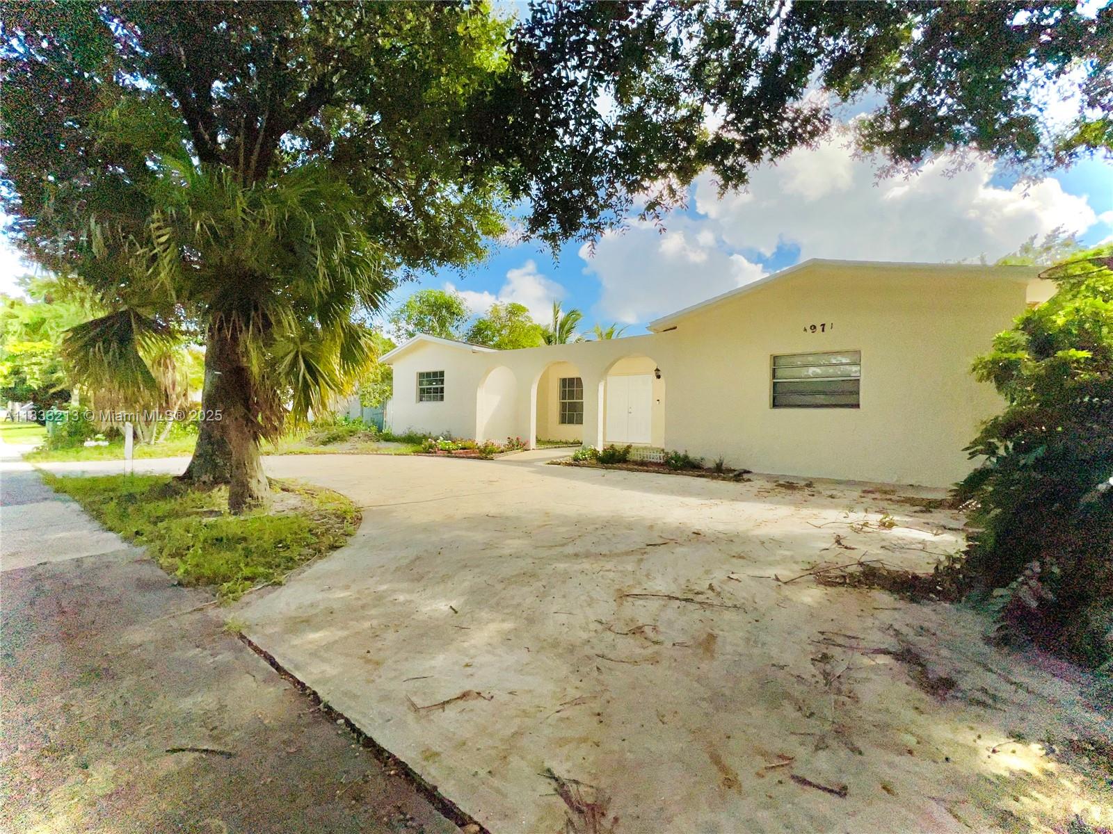 4971 SW 7th Ct