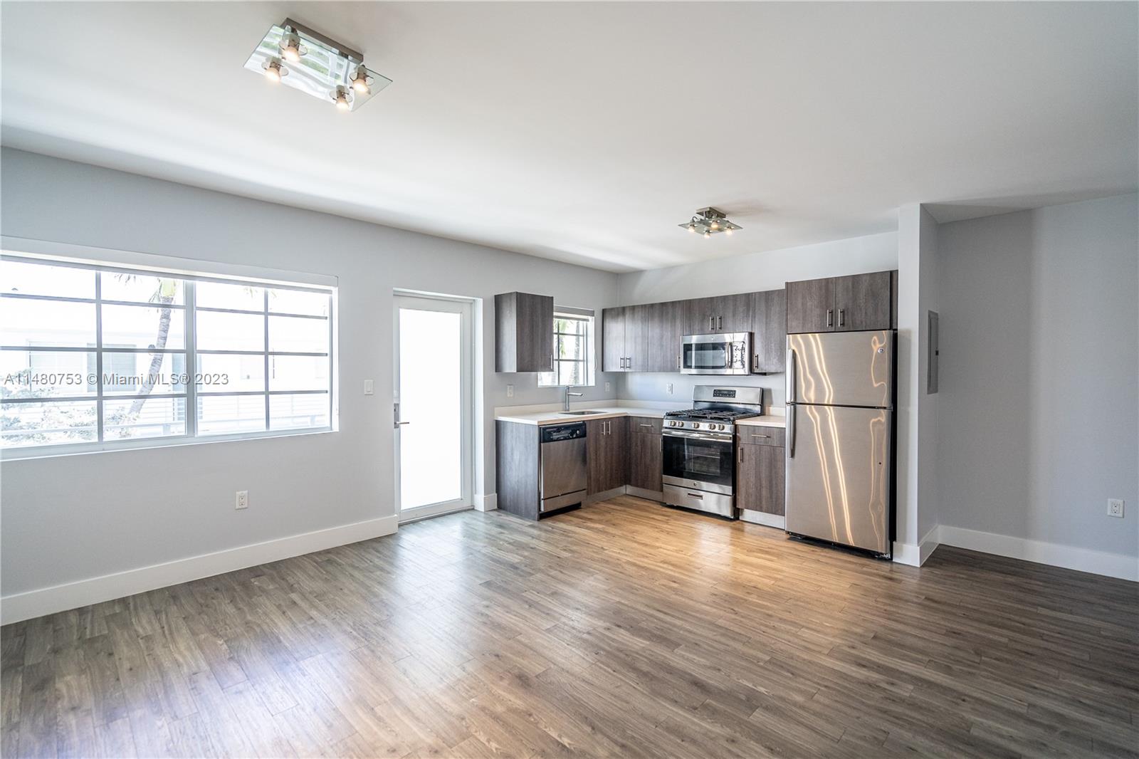 BEACH BAY SUB - Residential Lease