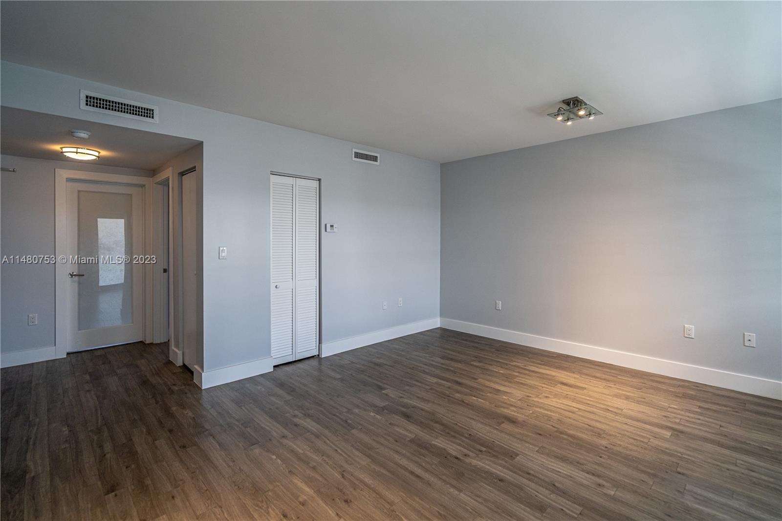 BEACH BAY SUB - Residential Lease