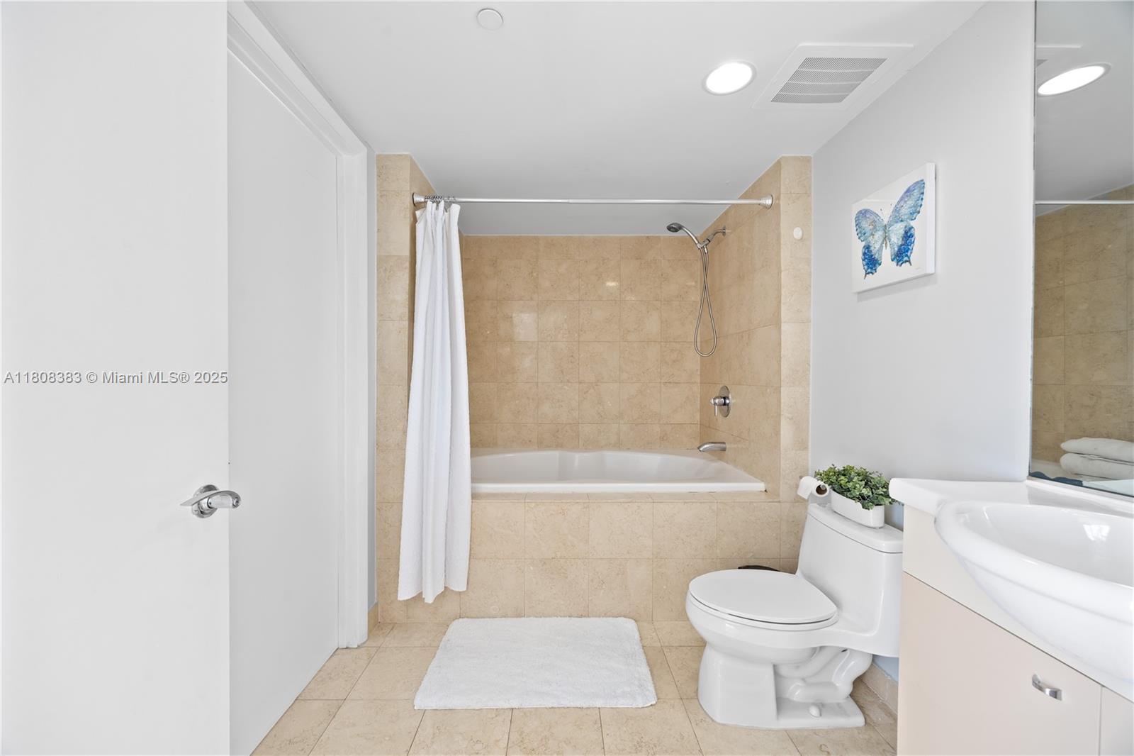 BEACH CLUB TWO CONDO - Residential Lease