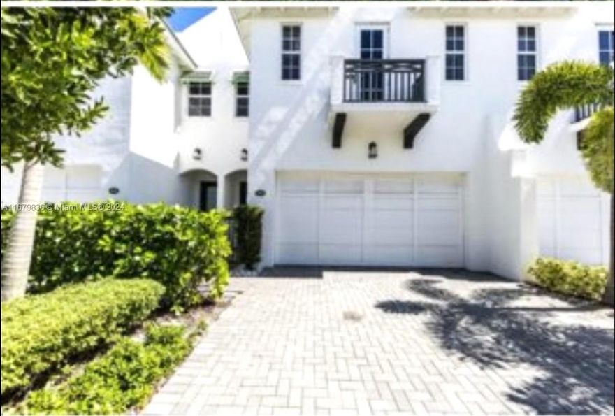 Centrally located complex of St. George.  This townhouse/home features 3 bedrooms and 2.5 bathrooms + 2 car garage and with a small private back patio,,, The kitchen features high end cabinetry, quartz countertops and high-end S.Steel appliances,,, Laundry room in the 2nd floor,,, Located in the heart of Delray Beach, this residence provides easy access to the area's best attractions. The community is across the street from the new Tiger Woods mini golf course and sports bar!