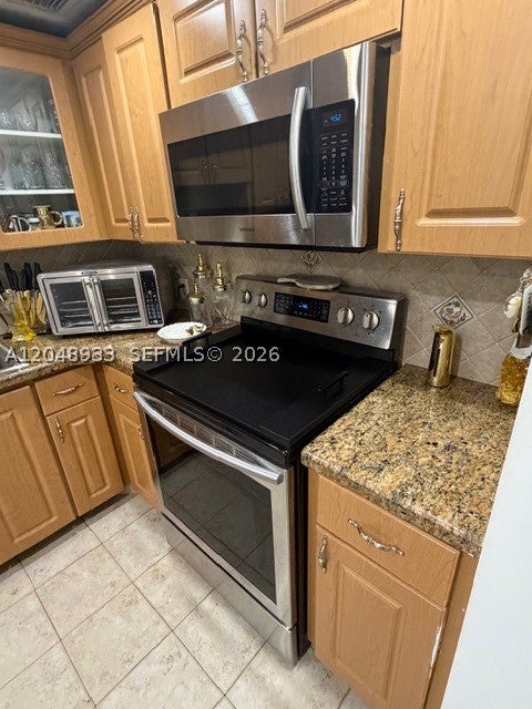 100 Bayview Dr 1208
