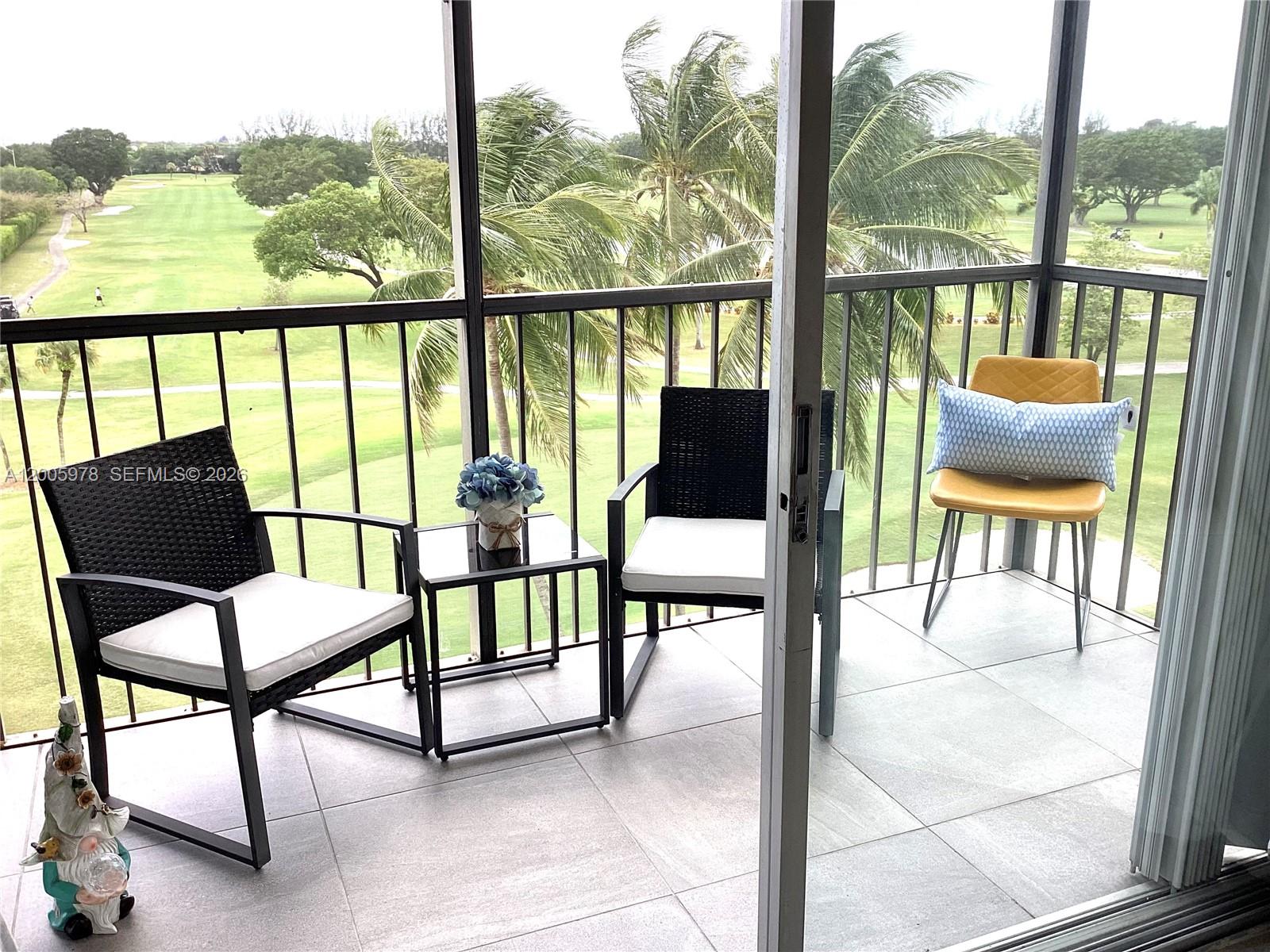 HOLLYBROOK GOLF AND - Residential