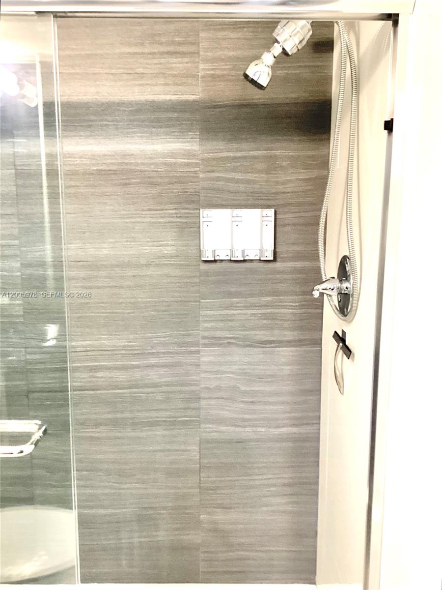 HOLLYBROOK GOLF AND - Residential