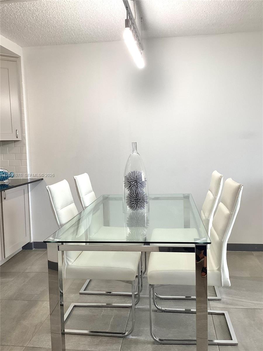 HOLLYBROOK GOLF AND - Residential