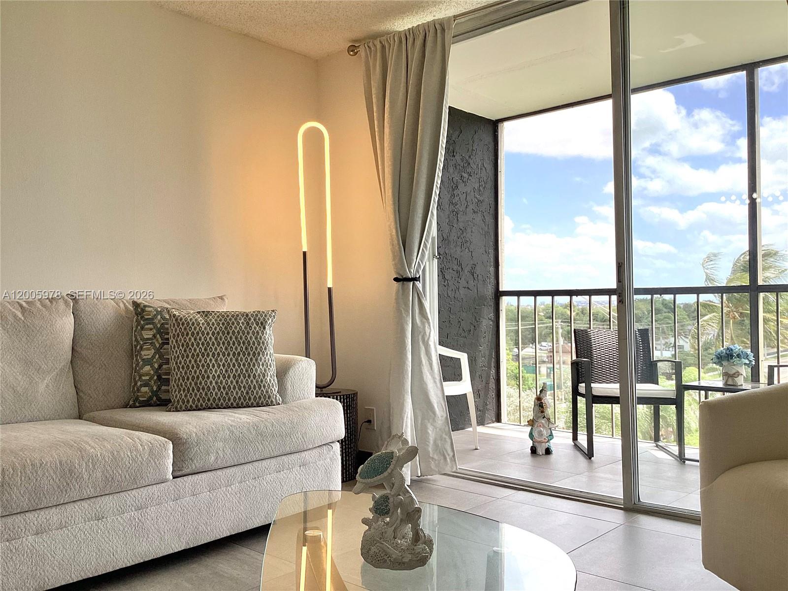 HOLLYBROOK GOLF AND - Residential