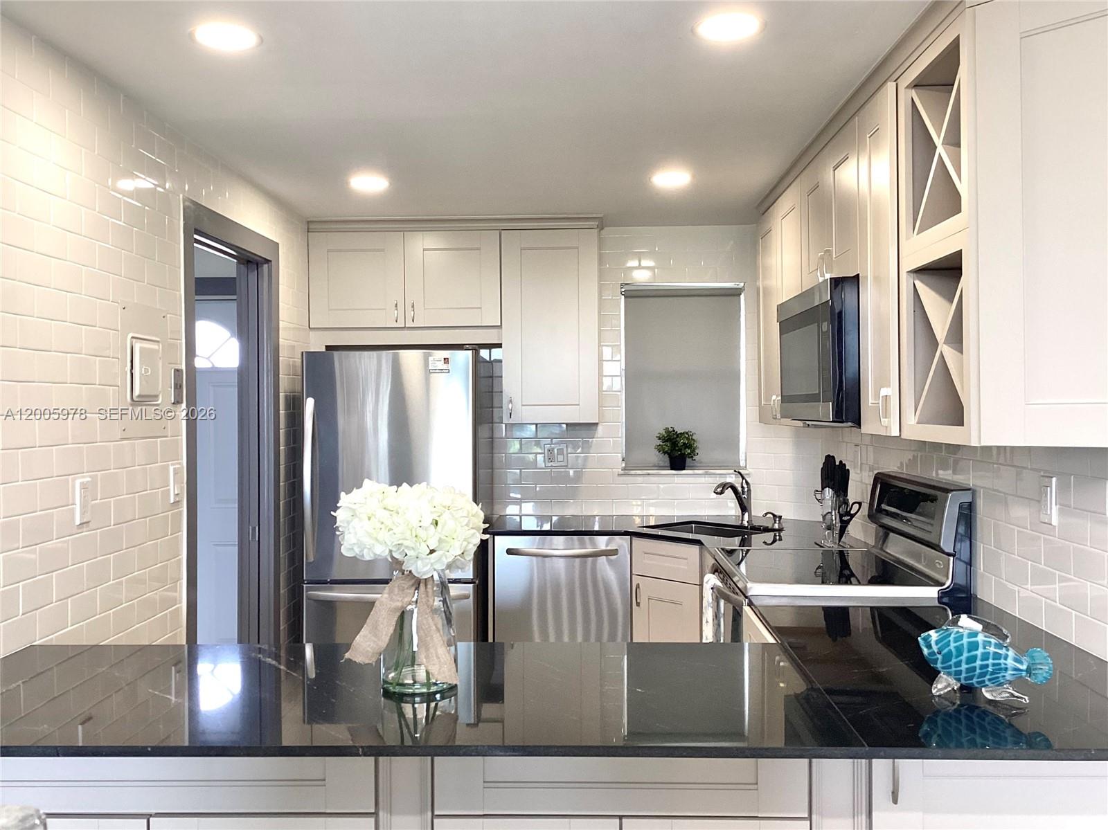 HOLLYBROOK GOLF AND - Residential