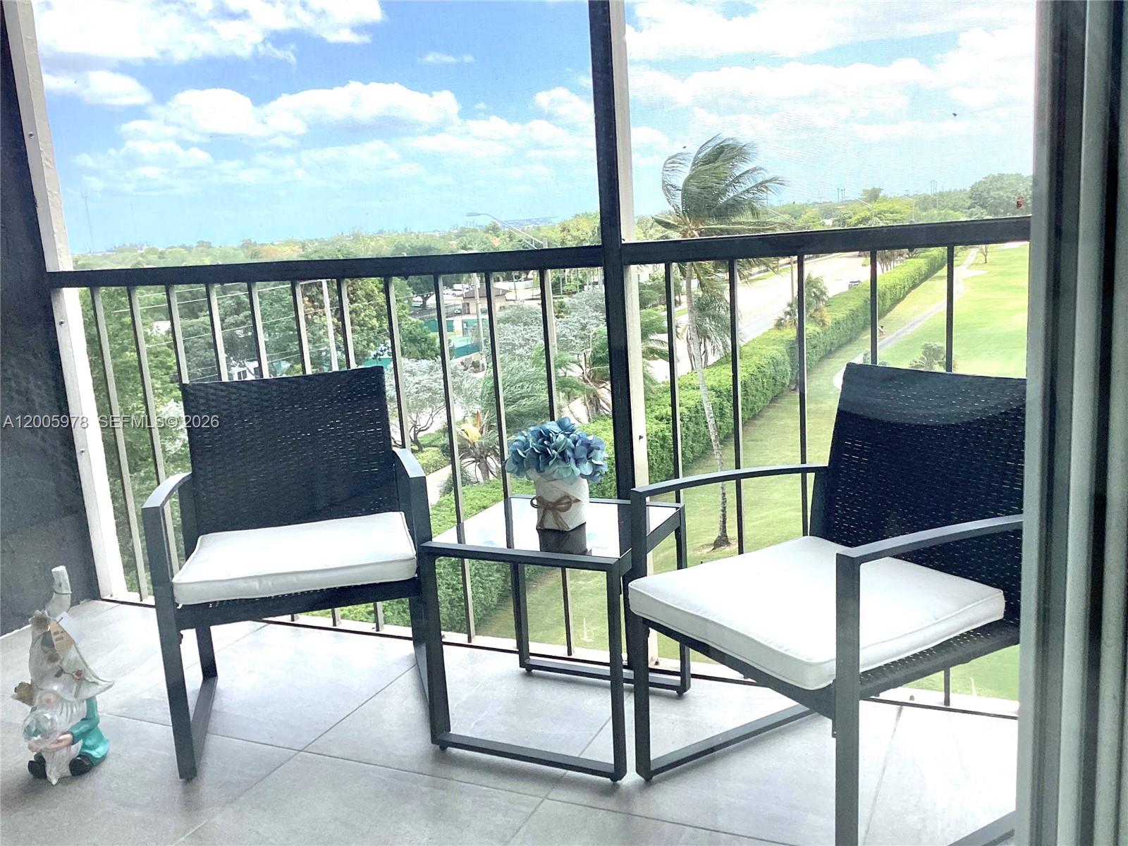 HOLLYBROOK GOLF AND - Residential