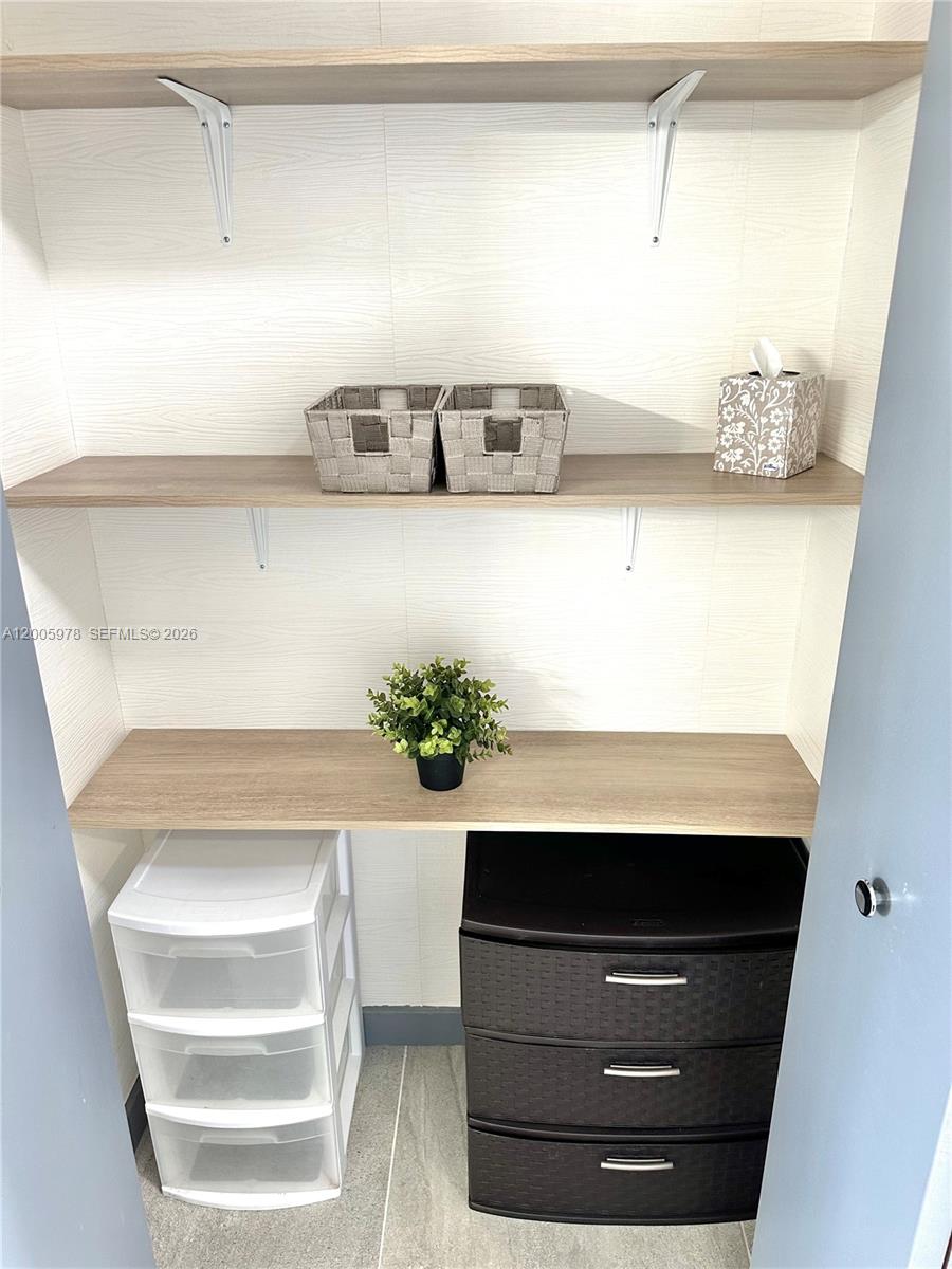 HOLLYBROOK GOLF AND - Residential