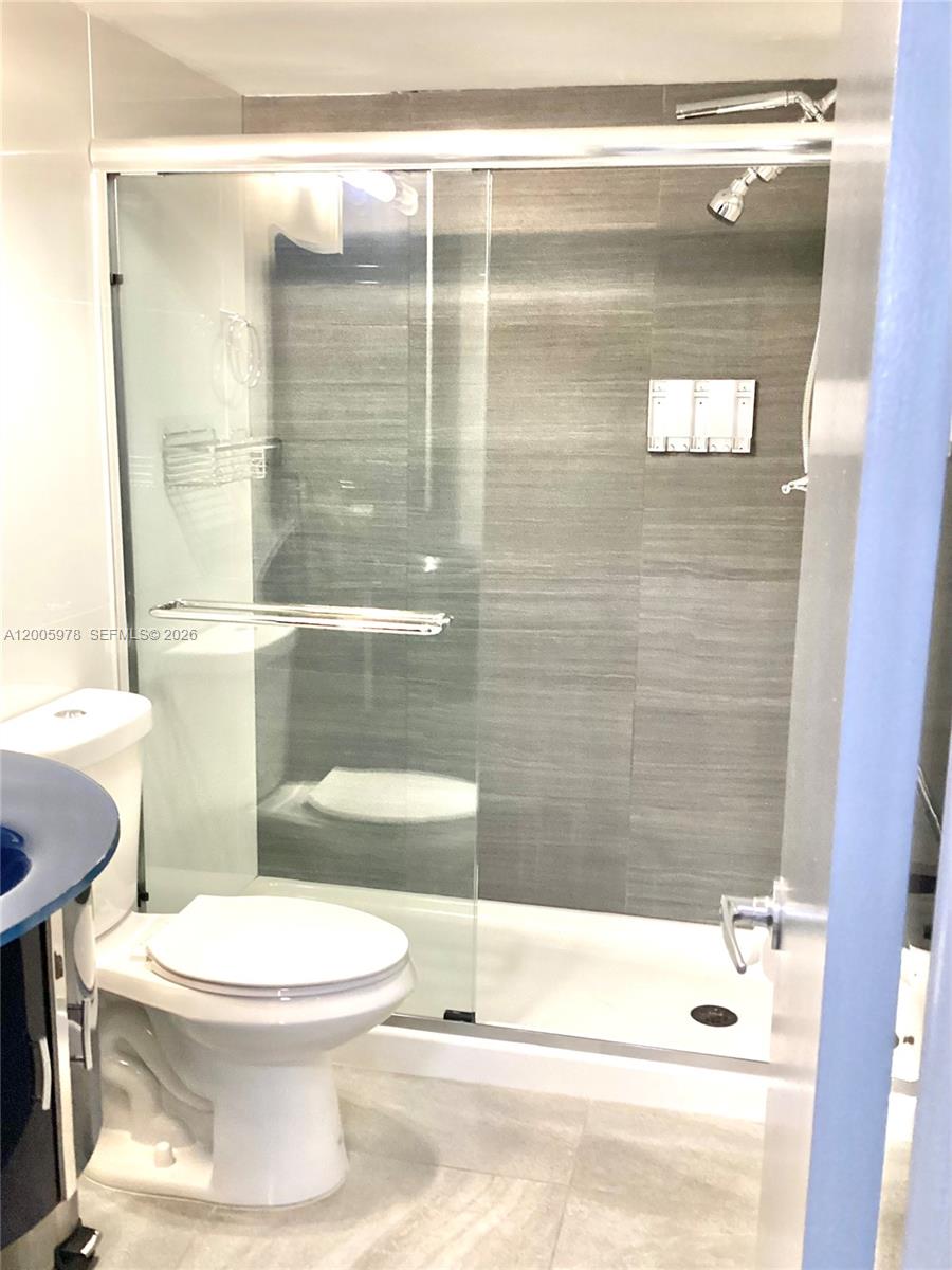 HOLLYBROOK GOLF AND - Residential