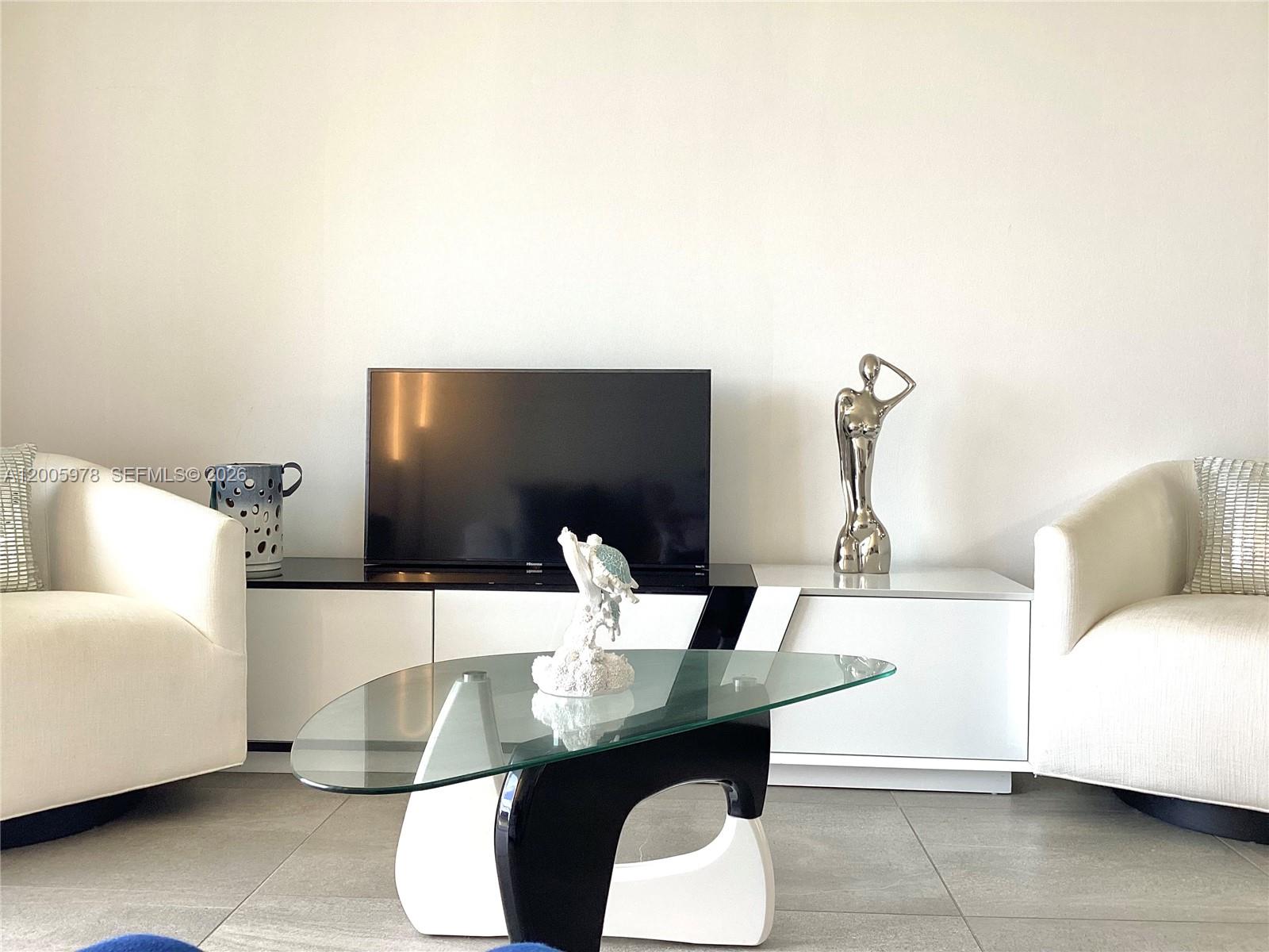 HOLLYBROOK GOLF AND - Residential