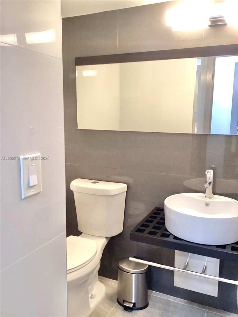 HOLLYBROOK GOLF AND - Residential