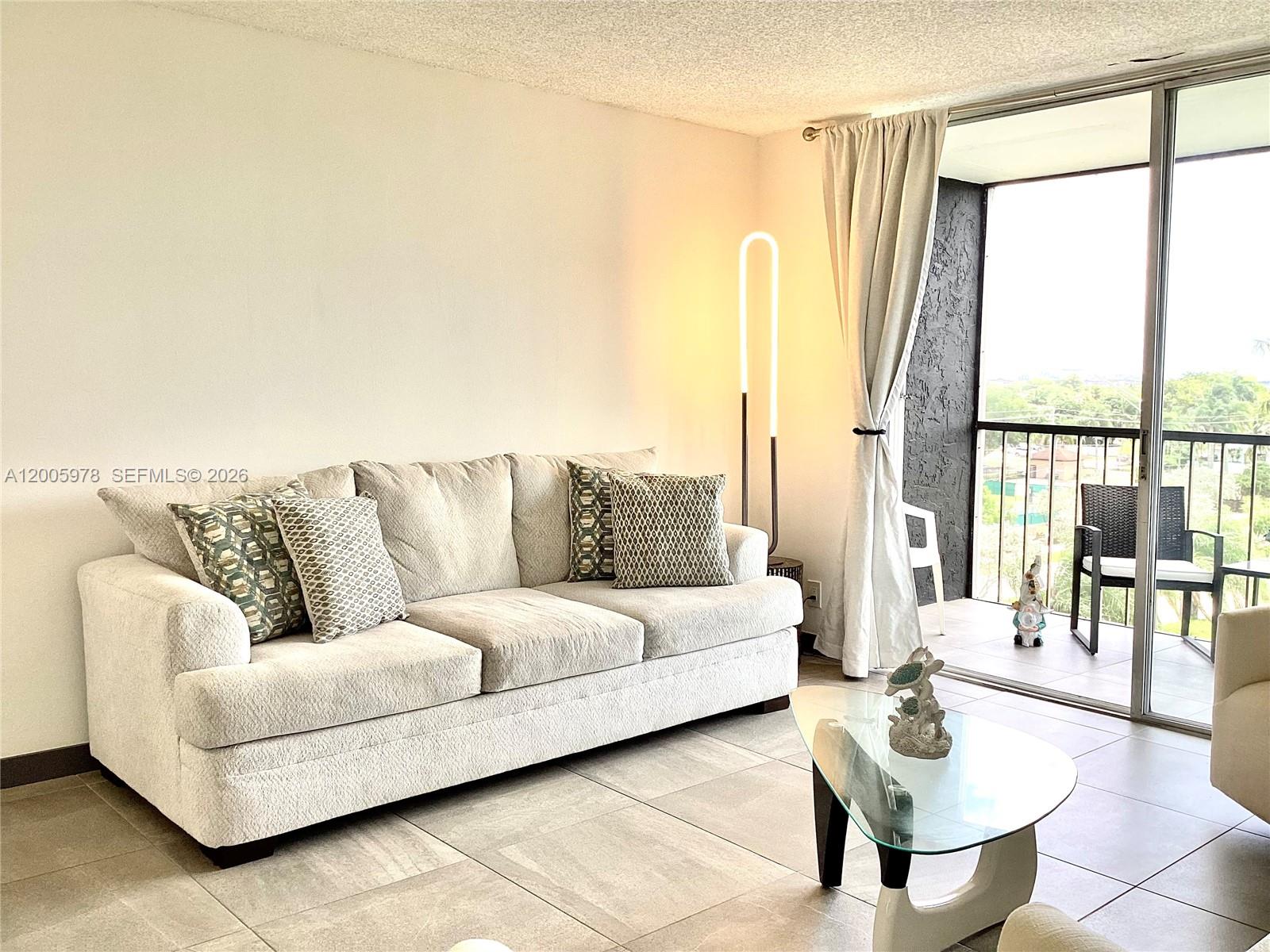 HOLLYBROOK GOLF AND - Residential