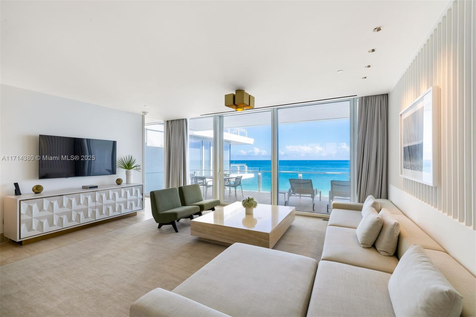 SURF CLUB CONDO - Residential