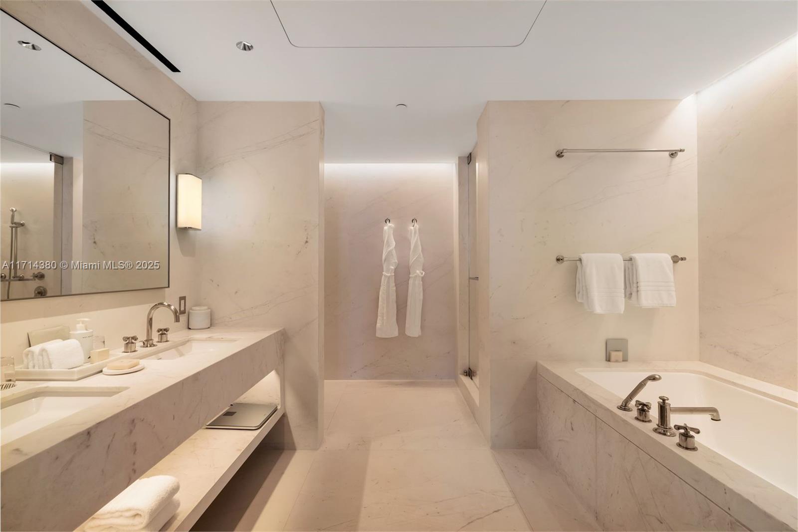 SURF CLUB CONDO - Residential