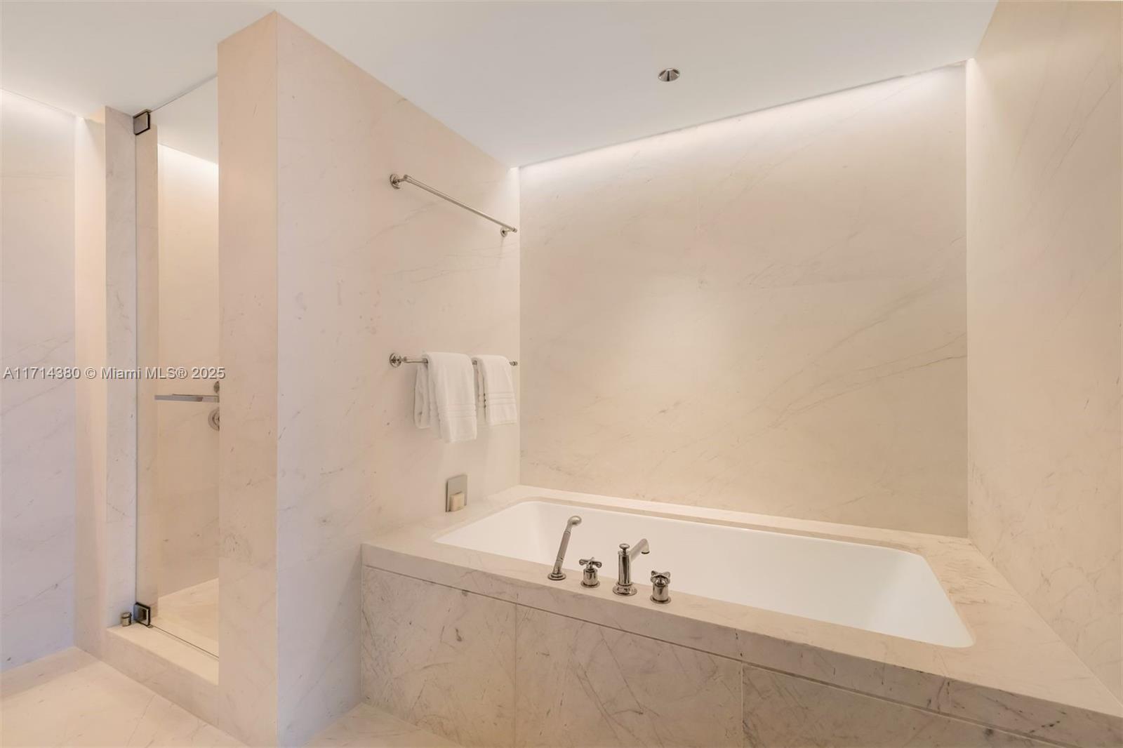 SURF CLUB CONDO - Residential