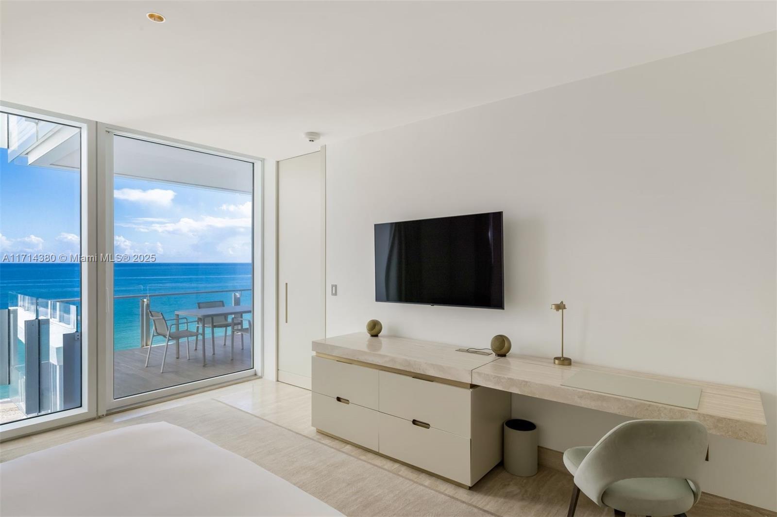 SURF CLUB CONDO - Residential
