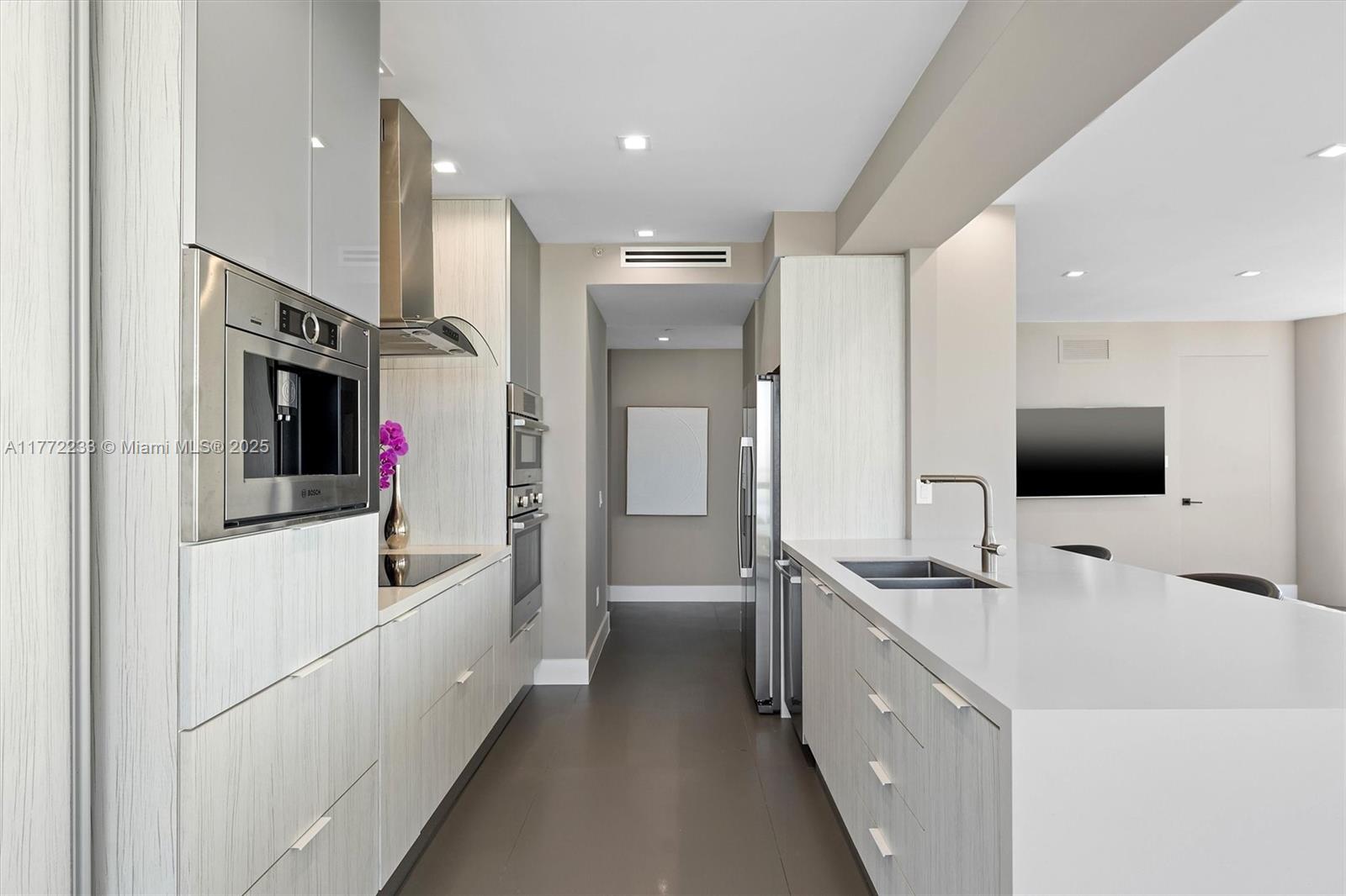 6365 Collins Ave 4307