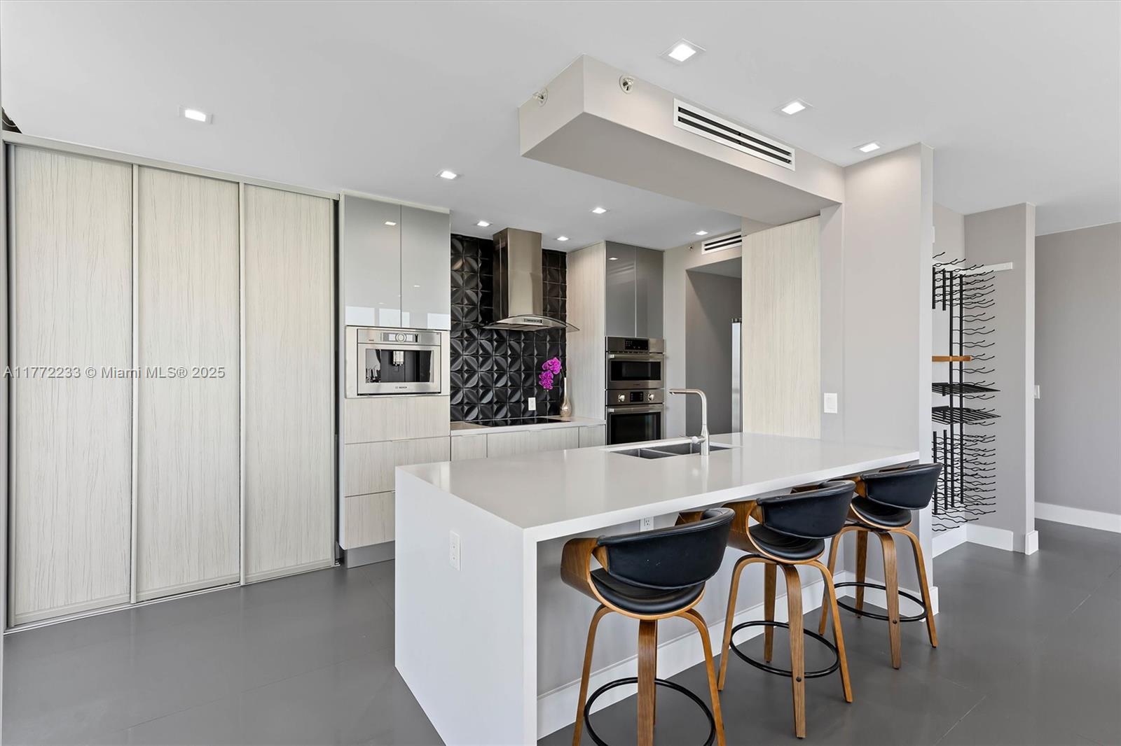 6365 Collins Ave 4307