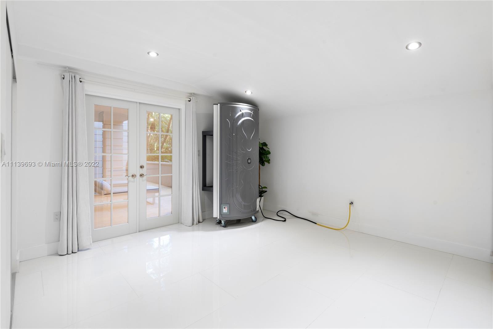 BAYVIEW FISHER ISL NO TWO - Residential