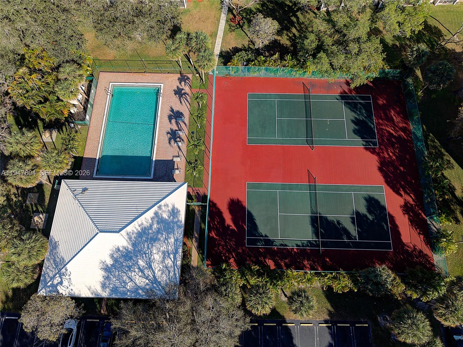 SHERWOOD SQUARE CONDOMINI - Residential