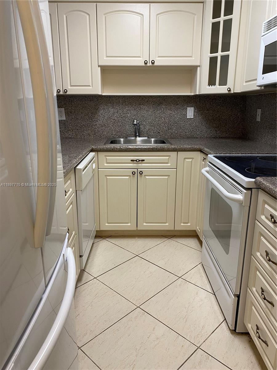 WISPERWOOD VILLAGE CONDO - Residential