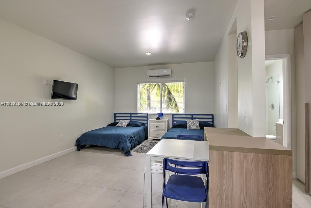 Beautiful remodeled studio located at Biscayne,1 bath and italian kitchen close to Midtown and Design Destrict. Rent include WiFi,water, sewer and trash. Building has a laundry room and coworkig green area.