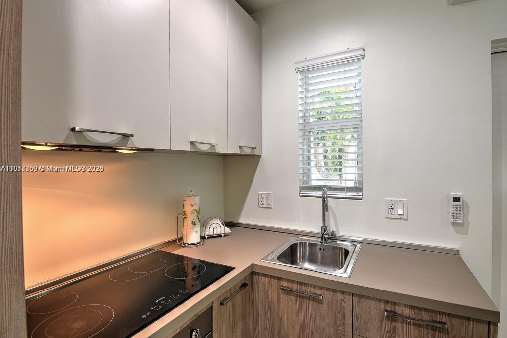 245 NE 33rd St 103