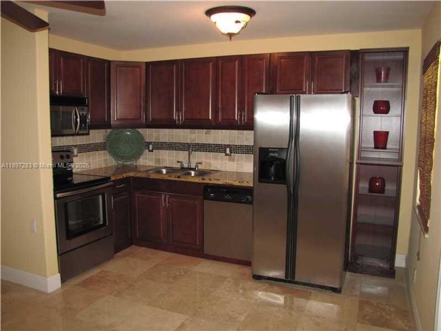 READY TO MOVE IN, COZY 1BED/1BATH, 2ND FLOOR CONDO, GRANITE COUNTER TOP, SS APPLIANCE, TRAVERTINE TILE FLOORING, ONE PARKING ASSIGNED, & PLENTY OF GUEST PARKING. THE COMMUNITY FEATURE: LAUNRY FACILITIES, BBQ GRILL, PICNIC TABLE, EXERCISE & FITNESS ROOM. 3 MILLES OF THE BEACH, CLOSE TO SHOPS. RESTAURANTS AND I-95