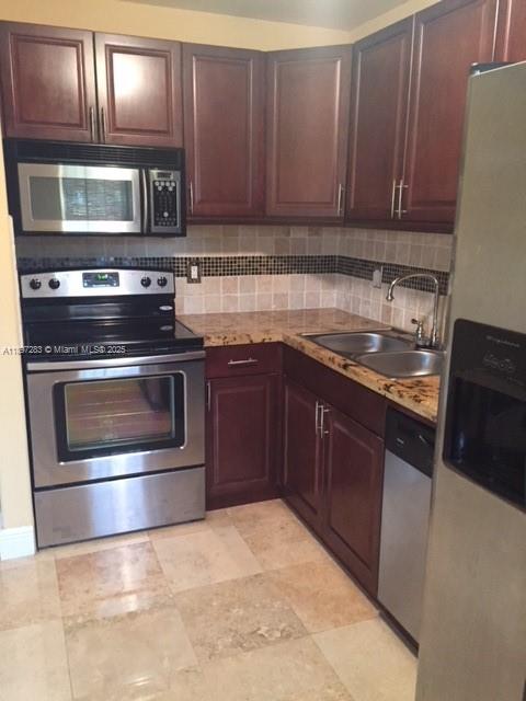 VILLAGE PARK AT OAKLAND C - Residential Lease