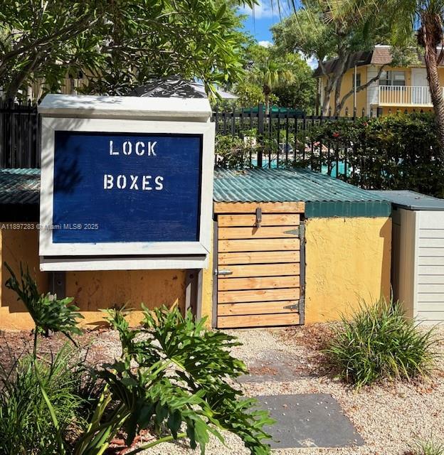 VILLAGE PARK AT OAKLAND C - Residential Lease