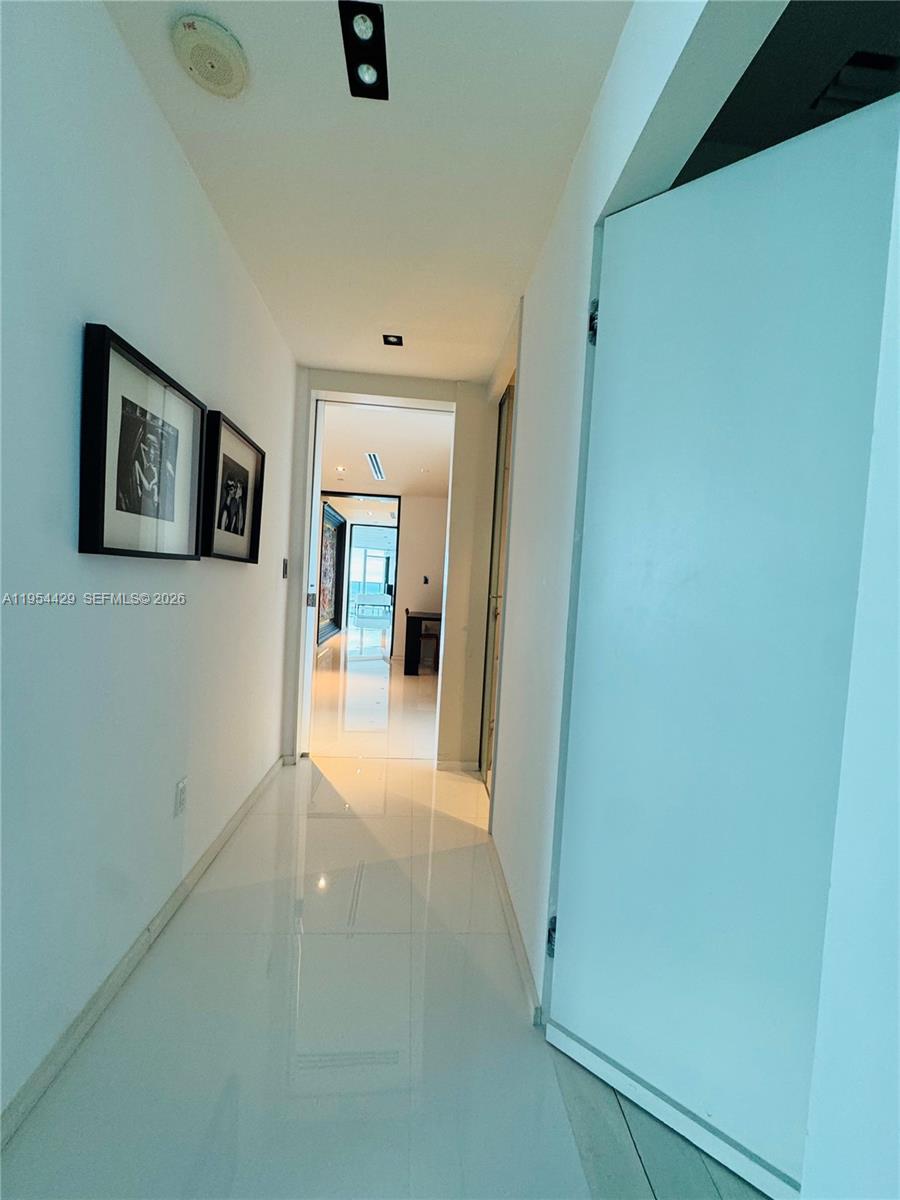 900 BISCAYNE BAY CONDO - Residential